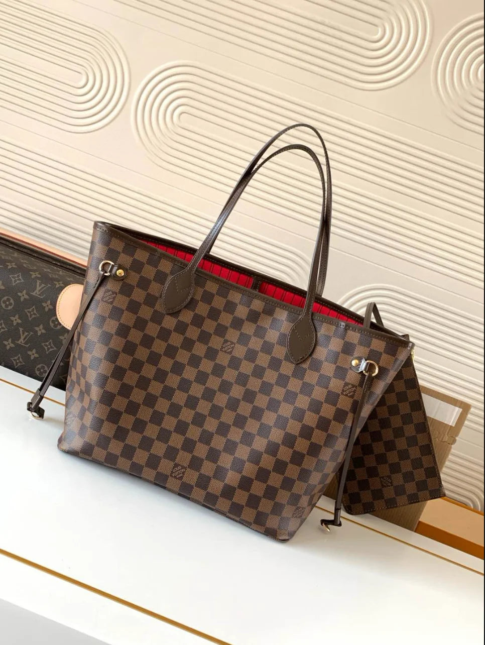 NEVERFULL DOMINO