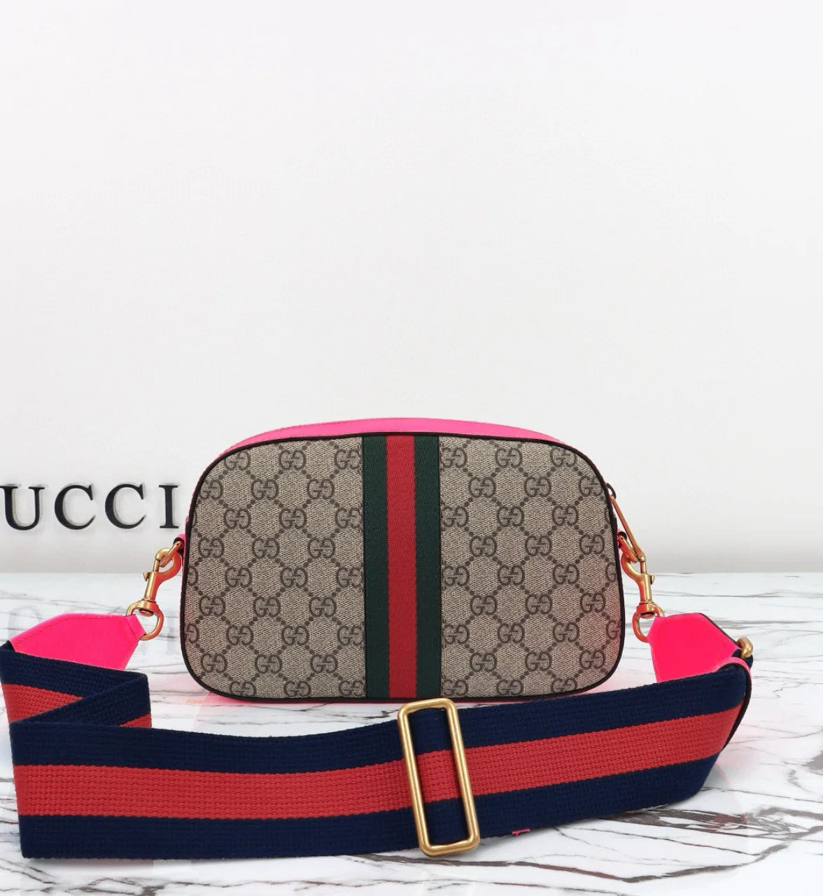 BOLSO CON CORREA