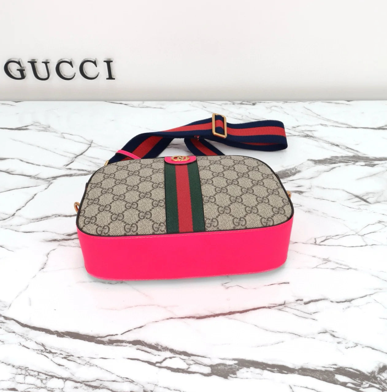 BOLSO CON CORREA
