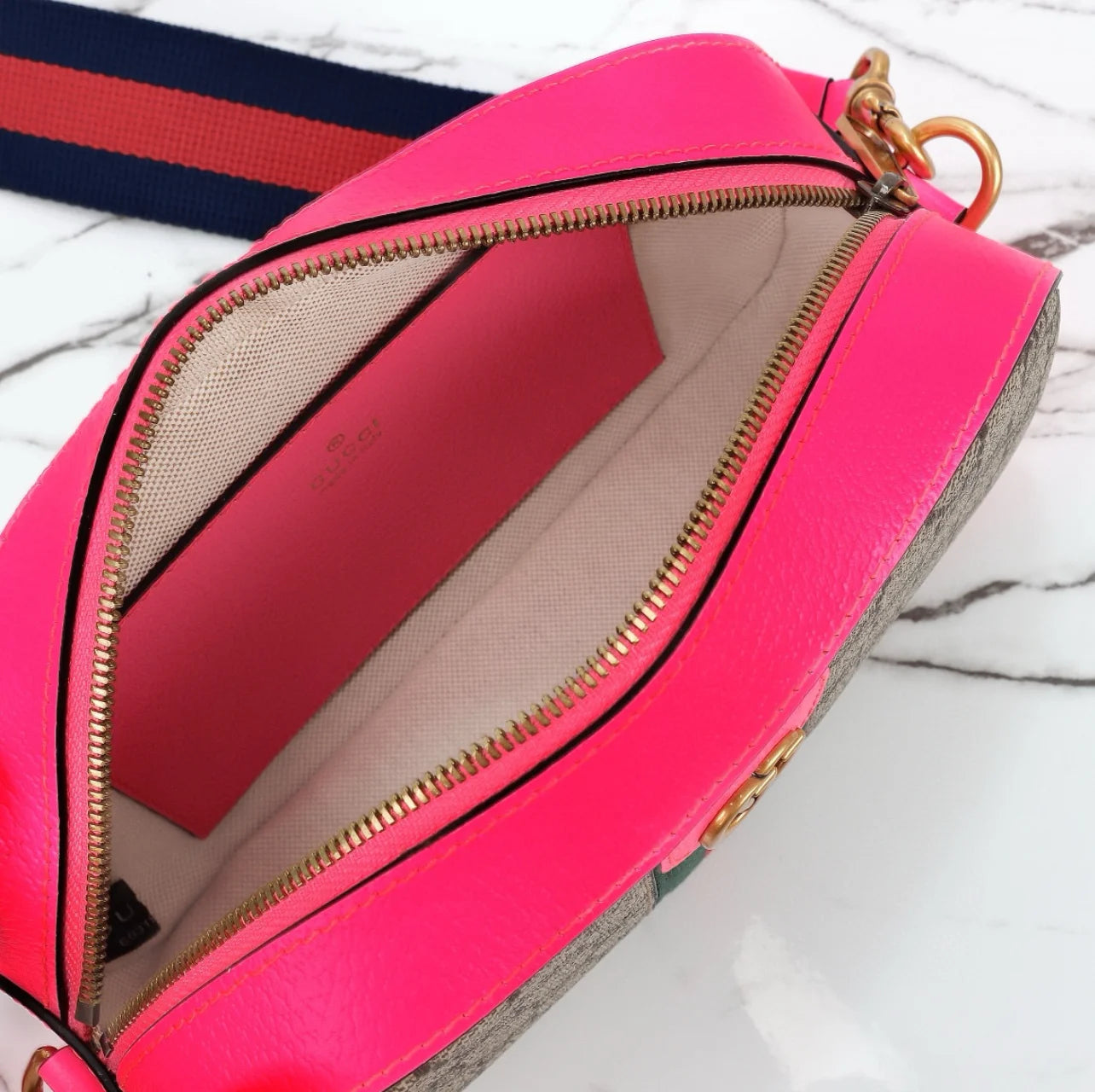 BOLSO CON CORREA