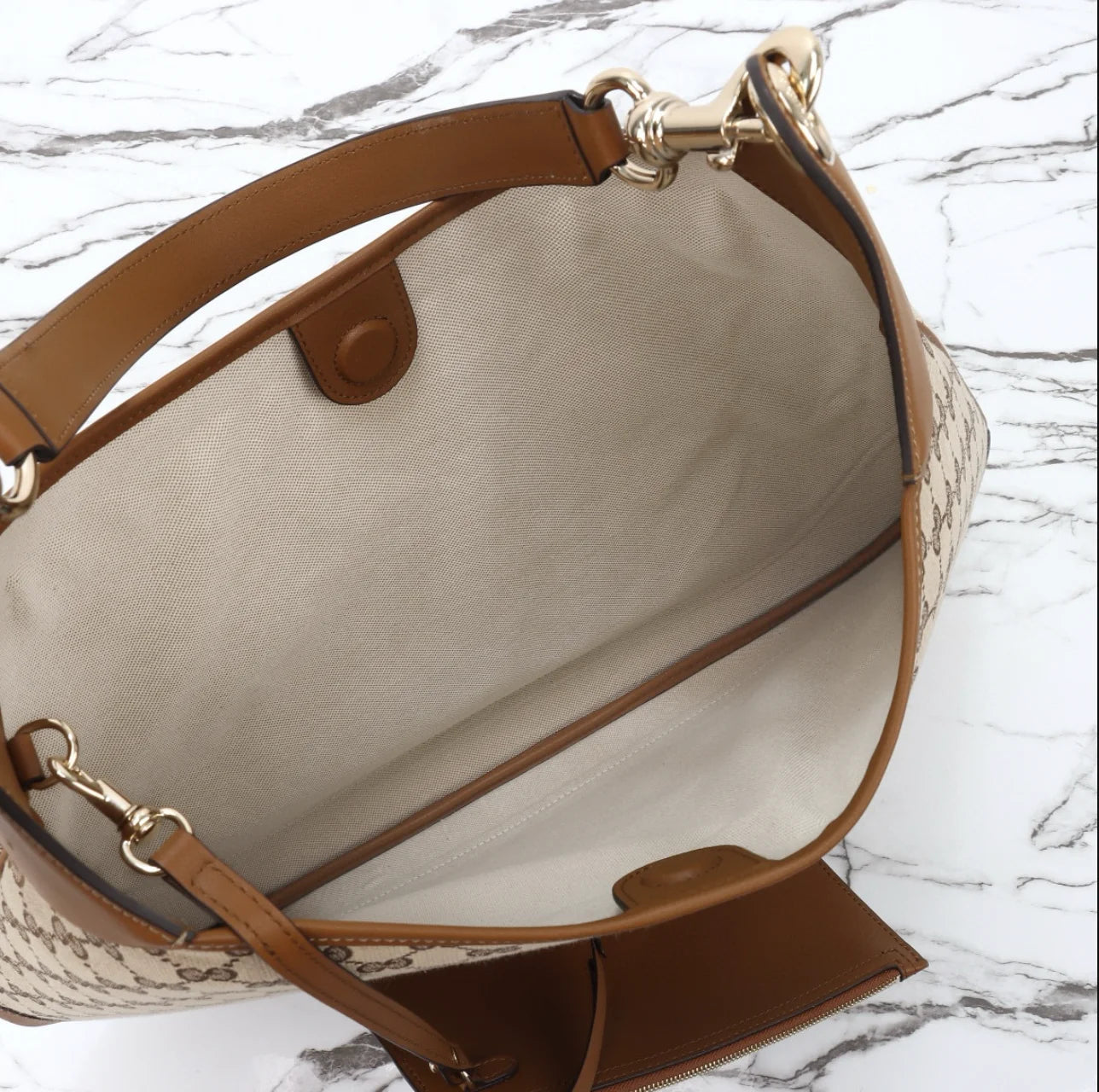 BOLSO PARA EL HOMBRO GRANDE