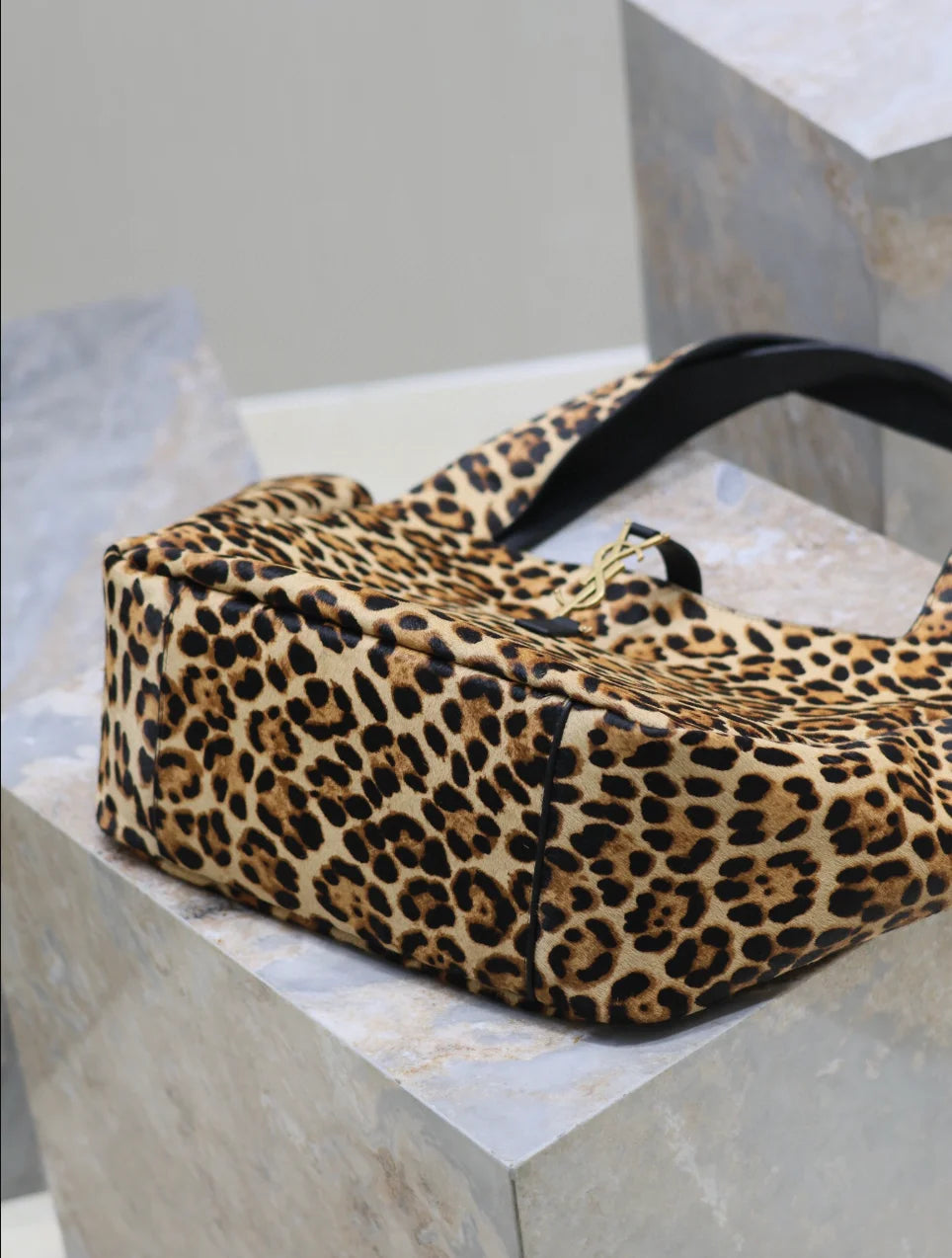 LE 5 A 7 BEA LARGE LEOPARD
