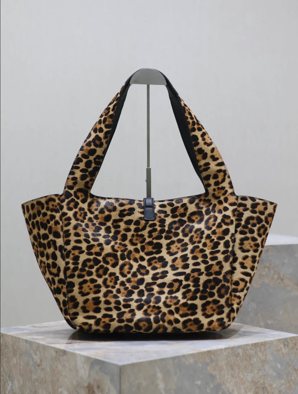 LE 5 A 7 BEA LARGE LEOPARD