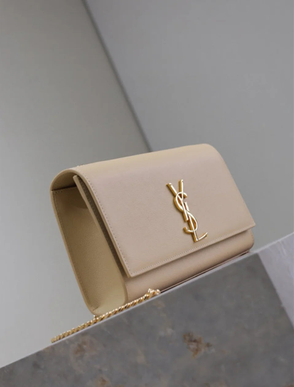 KATE BEIGE