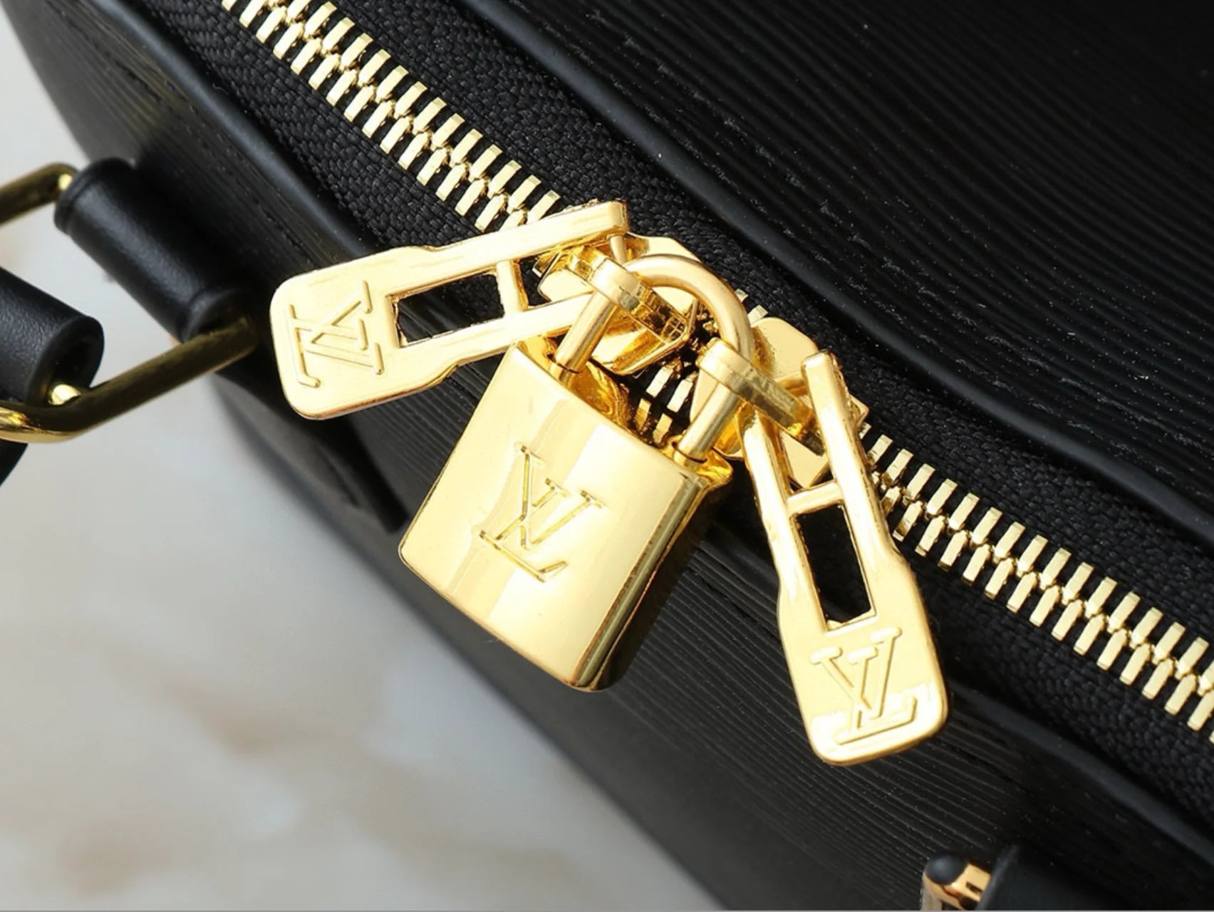 LV x TM Alma BB