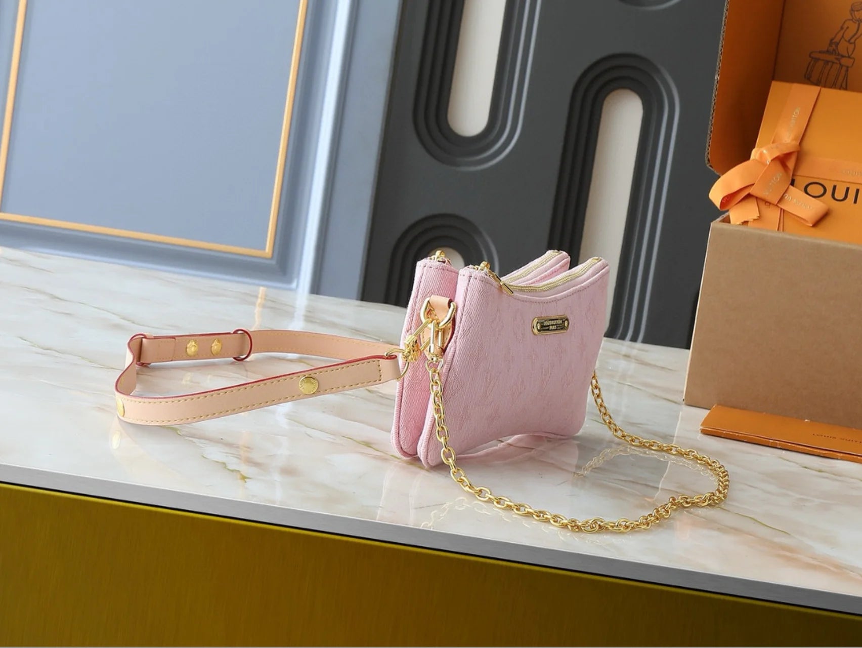 Liv Pochette