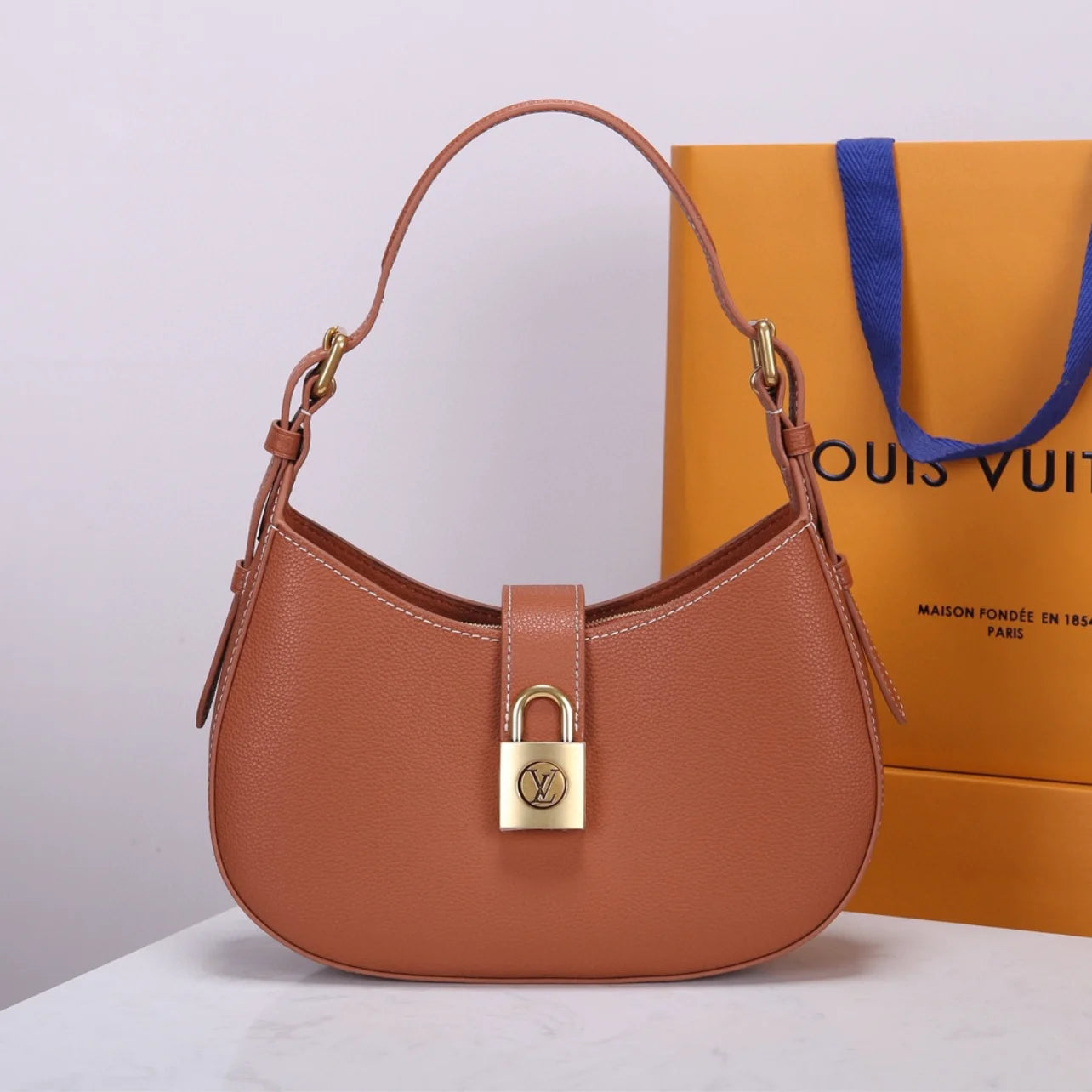 LOW KEY SHOULDER COGNAC