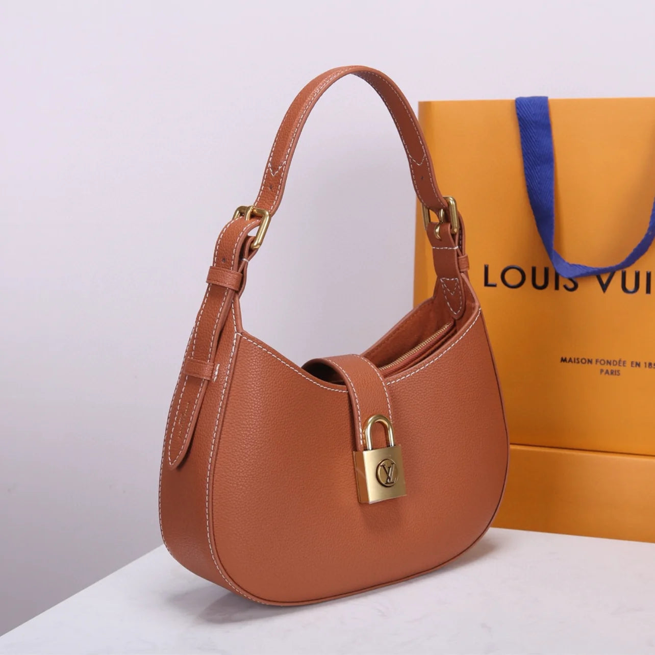 LOW KEY SHOULDER COGNAC