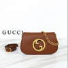 BOLSO CON CADENA