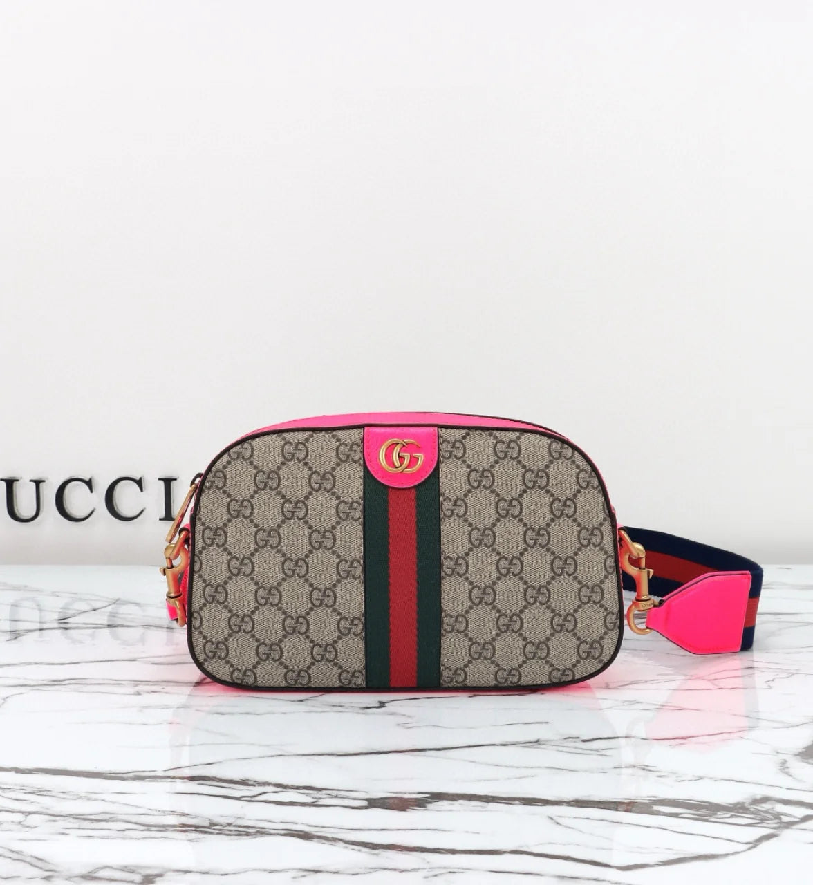 BOLSO CON CORREA