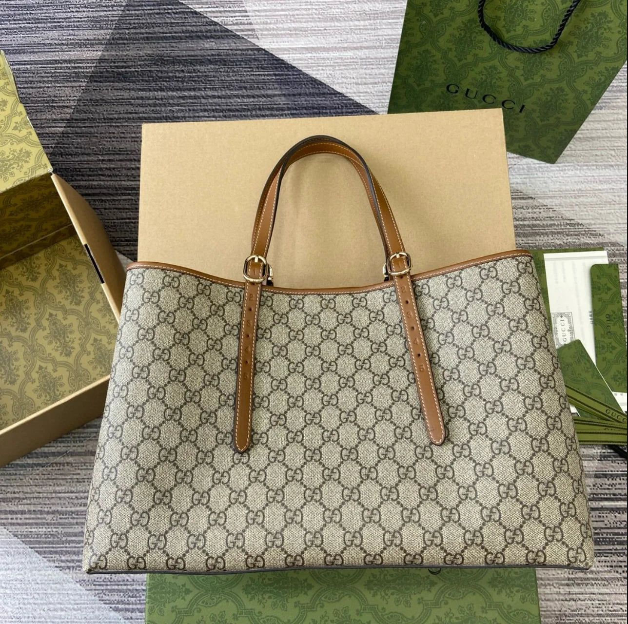 BOLSO TOTE EMBLEMA GG