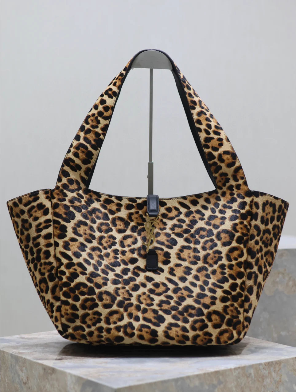 LE 5 A 7 BEA LARGE LEOPARD