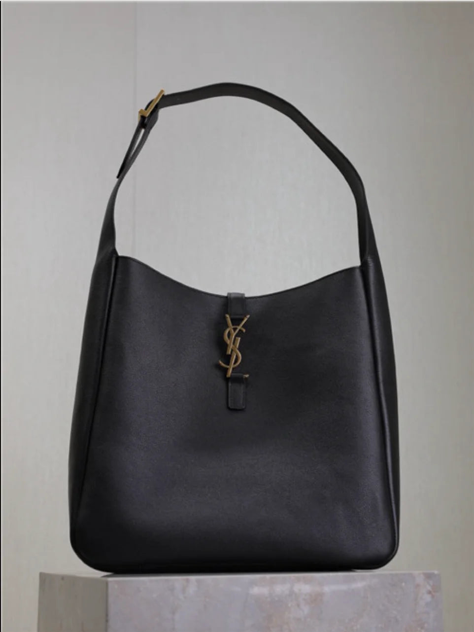 LE 5 A 7 LARGE NEGRO