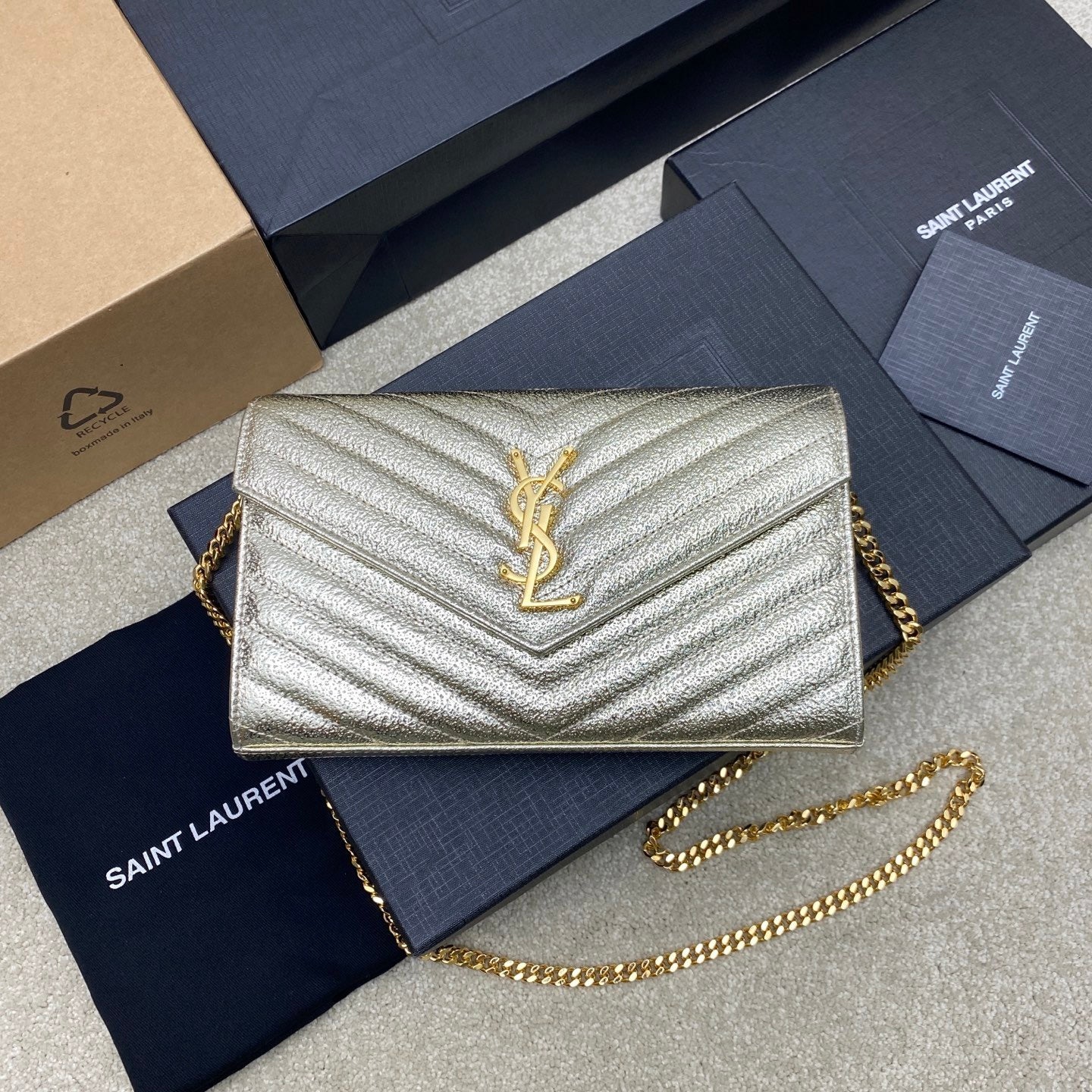 Cartera clásica con cadena Cassandre